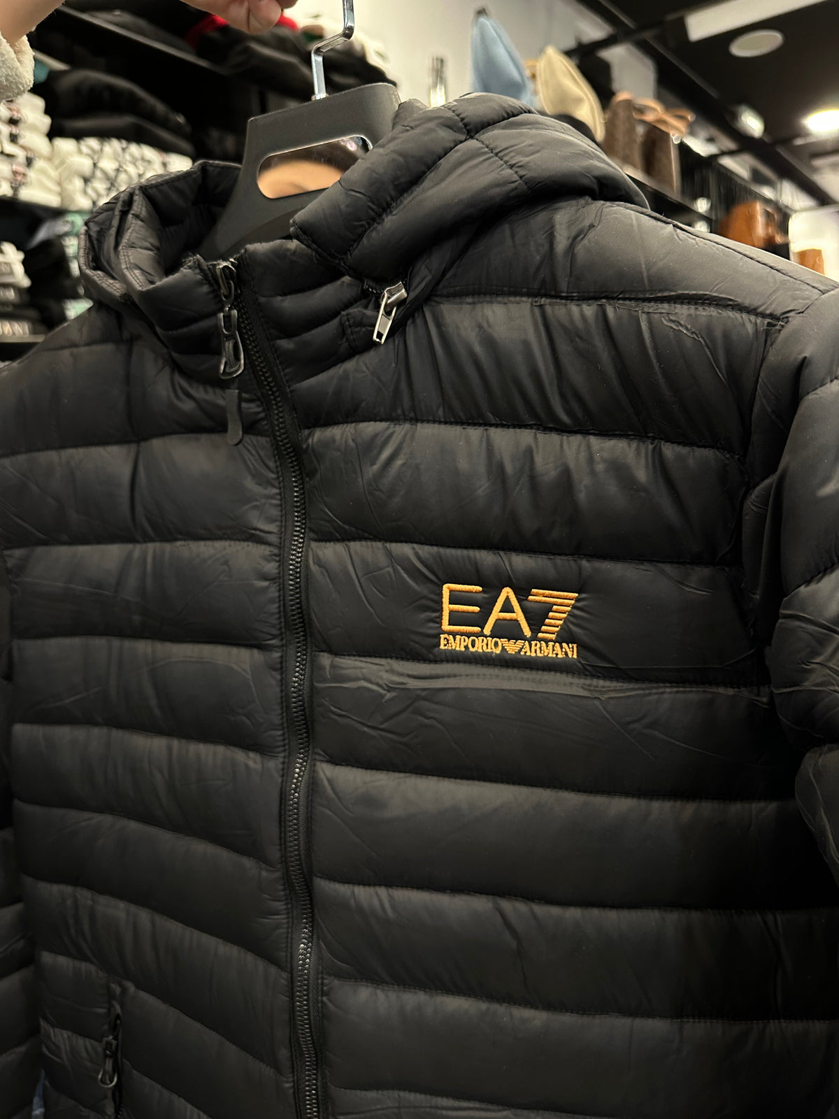 ARMANI ΜΑΥΡΟ ΜΠΟΥΦΑΝ