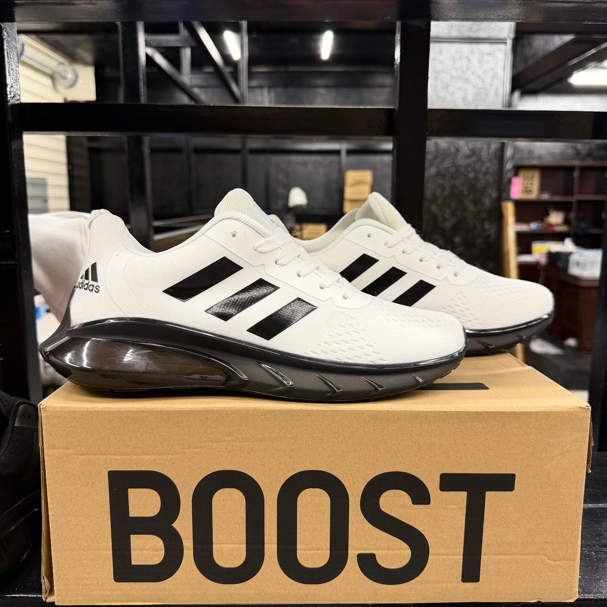 ADIDAS ULTRA BOOST