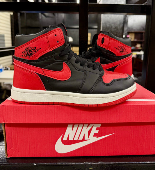NIKE JORDAN 1