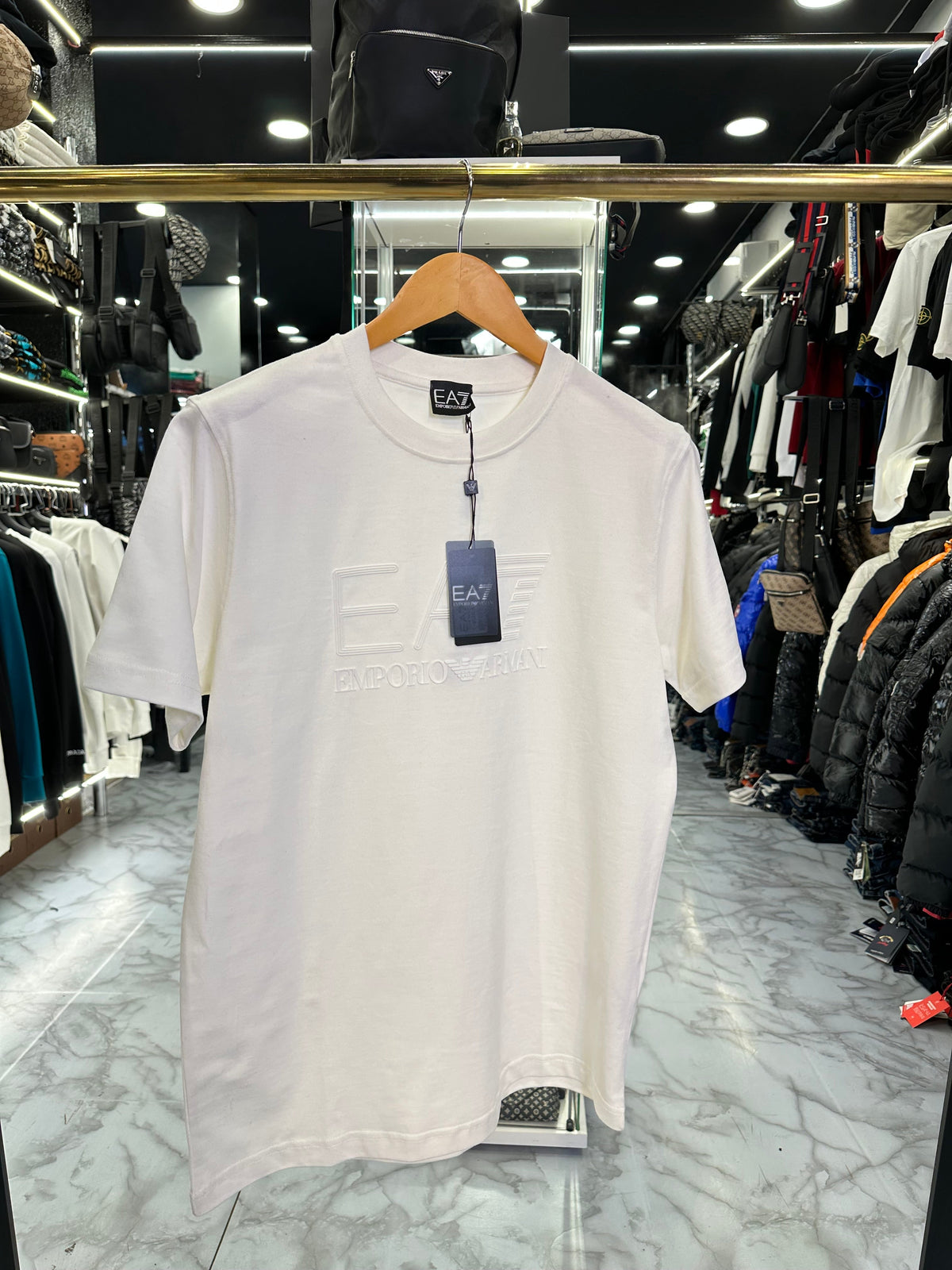 EA7 EMPORIO ARMANI - T-SHIRT Offers
