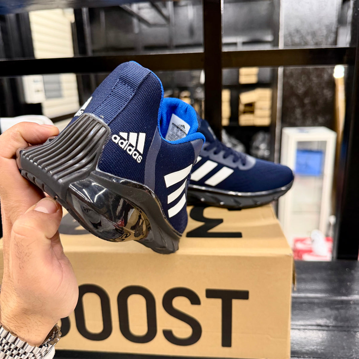 ADIDAS ULTRA BOOST