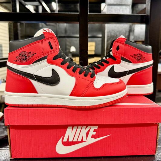 NIKE JORDAN 1