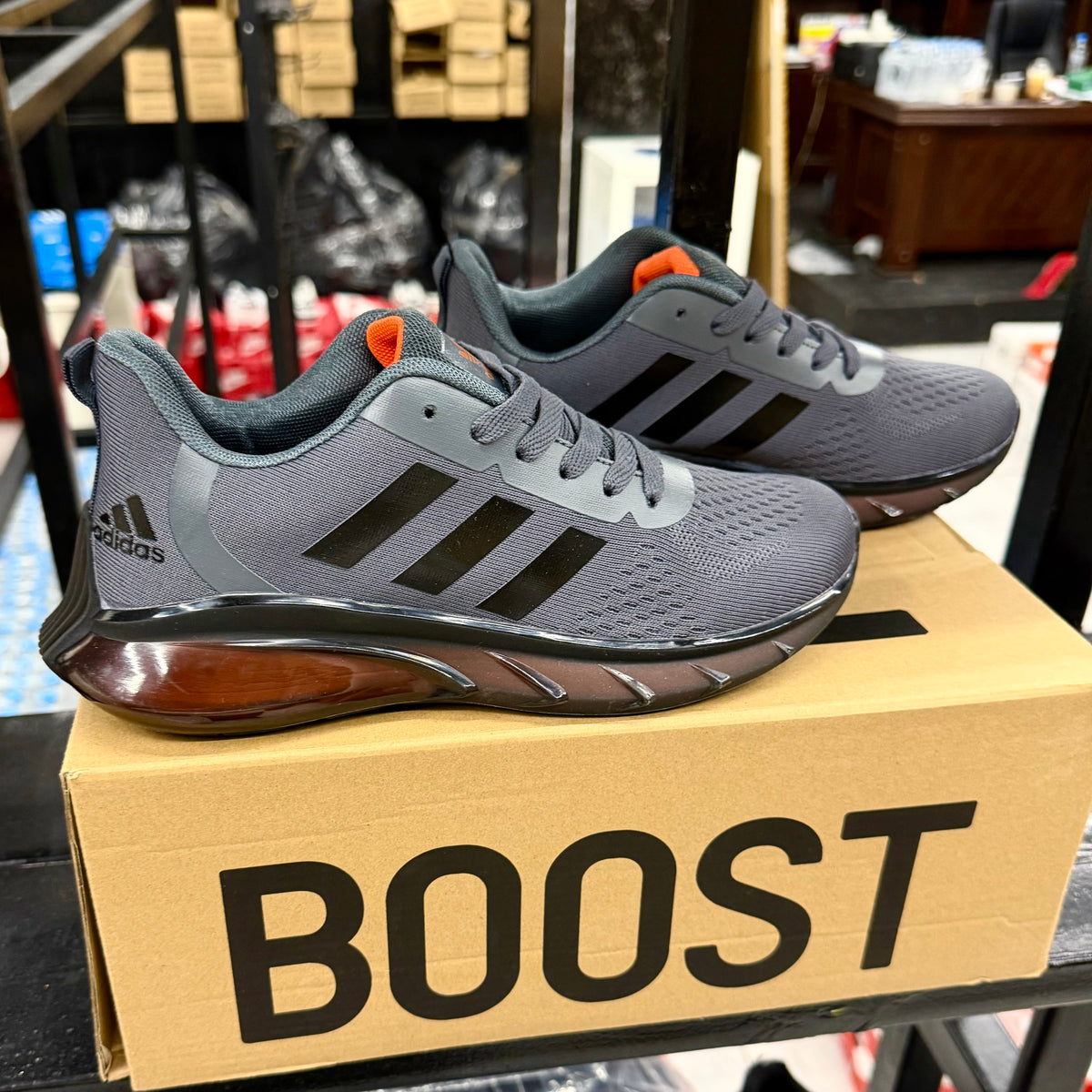 ADIDAS ULTRA BOOST