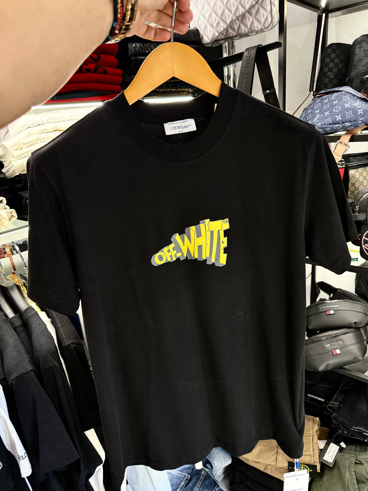 T-SHIRT - OFF WHITE