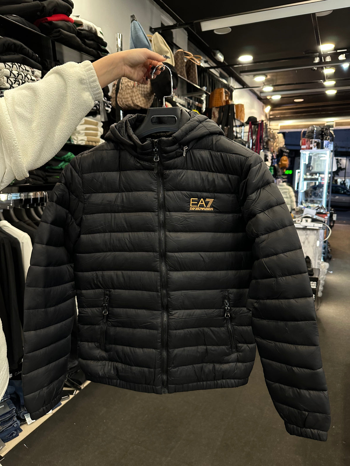 ARMANI ΜΑΥΡΟ ΜΠΟΥΦΑΝ