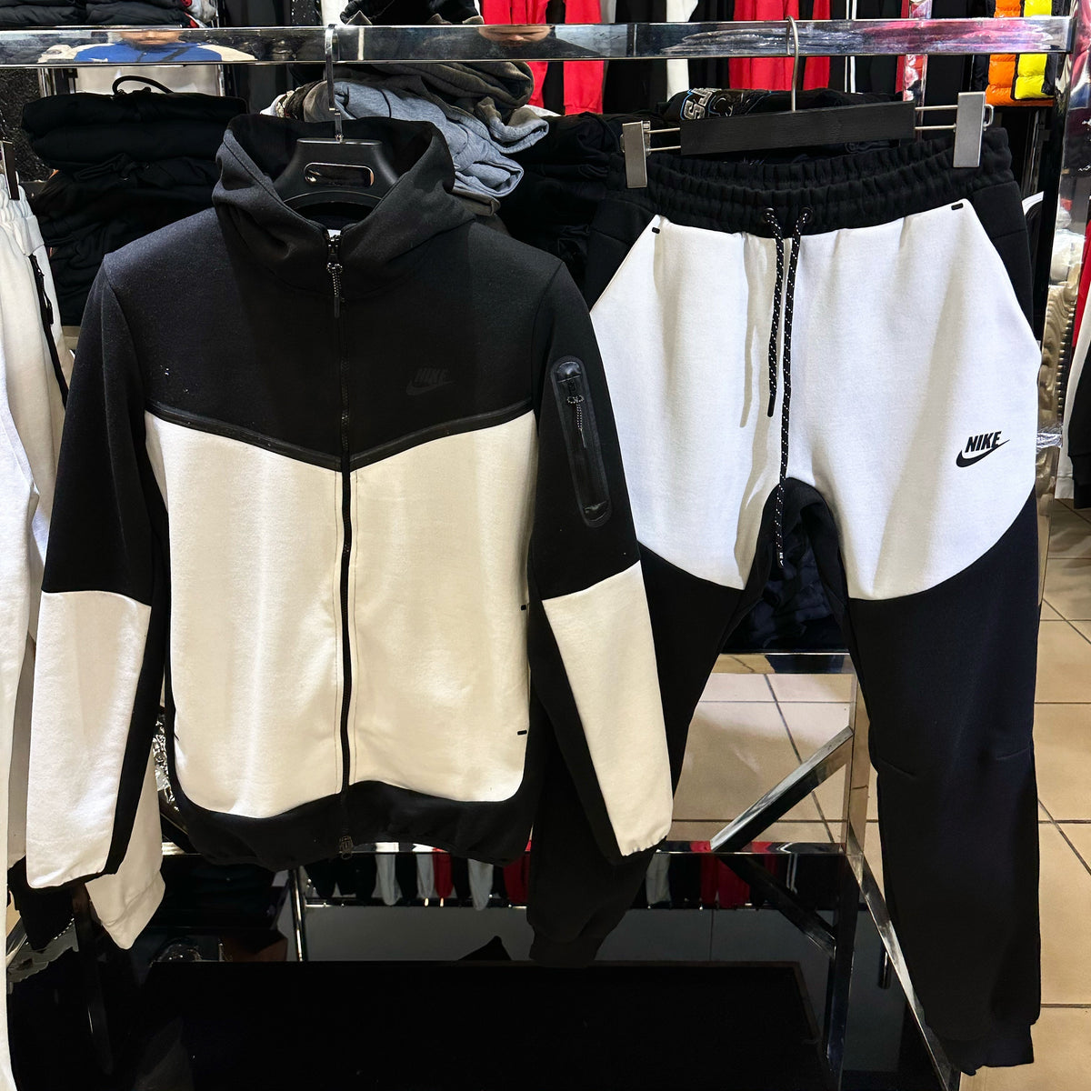 NIKE TECH FLEECE - ΣΕΤ ΦΟΡΜΕΣ
